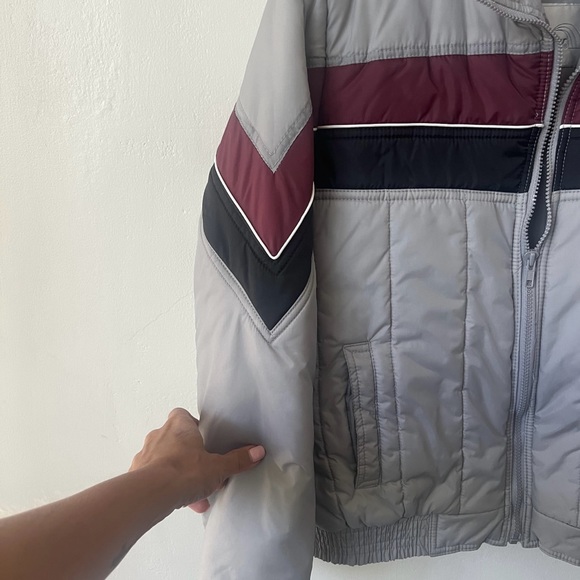 Vintage Chevron Striped Grey Puffer Jacket 1980’s Windbreaker Hipster Coat - Picture 5 of 7